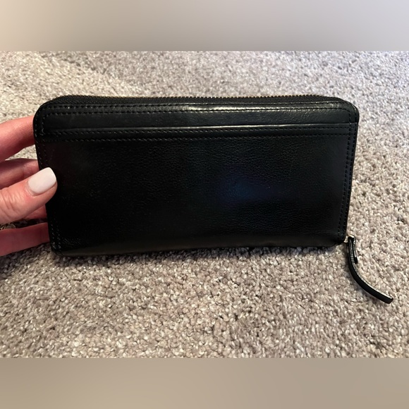 Kate Spade Zip Around Wallet ♠️ - Picture 3 of 8